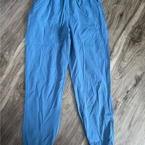 Lululemon size 4